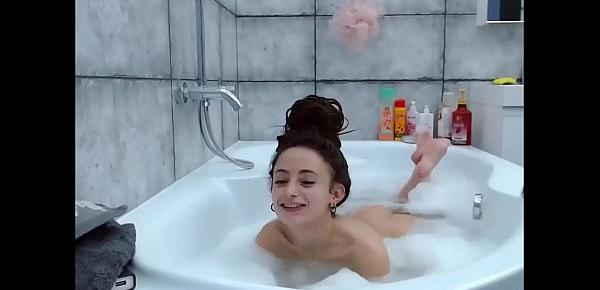 Playgirl masturbate and play with her Vibrator in Bath